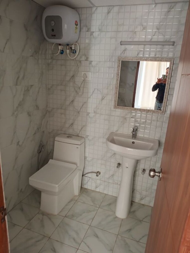 Bathroom, nilay-square Studio 550 Sq.Ft. Apartment In Alpha Ii Greater Noida Greater Noida 10559303