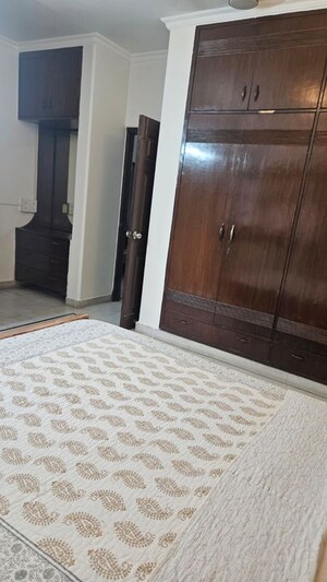 Room in 3 BHK Builder Floor at Kalkaji – for Rent