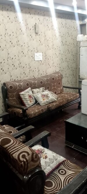 Living Room in 1 BHK Builder Floor at Swaran Nagri, Sector 31 – for Rent