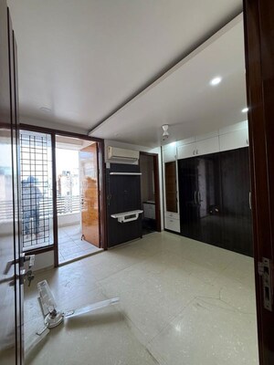 Room in 2 BHK Builder Floor at Kalkaji – for Rent