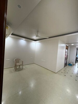 Room in 2 BHK Builder Floor at Kalkaji – for Rent