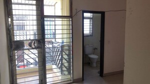 Room in 2 BHK Apartment at Piyush Heights, Sector 89 – for Sale