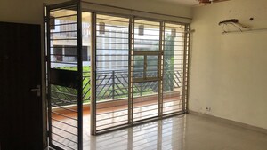 Room in 2 BHK Apartment at Piyush Heights, Sector 89 – for Sale