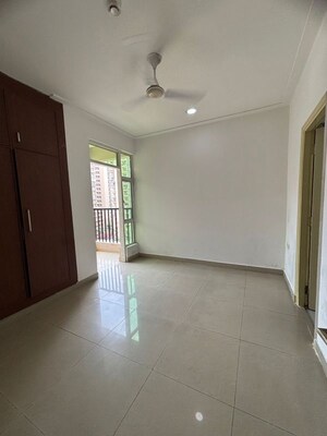 Room in 2.5 BHK Apartment at Gaur City 2 - 12th Avenue, Sector 16c Greater Noida – for Sale