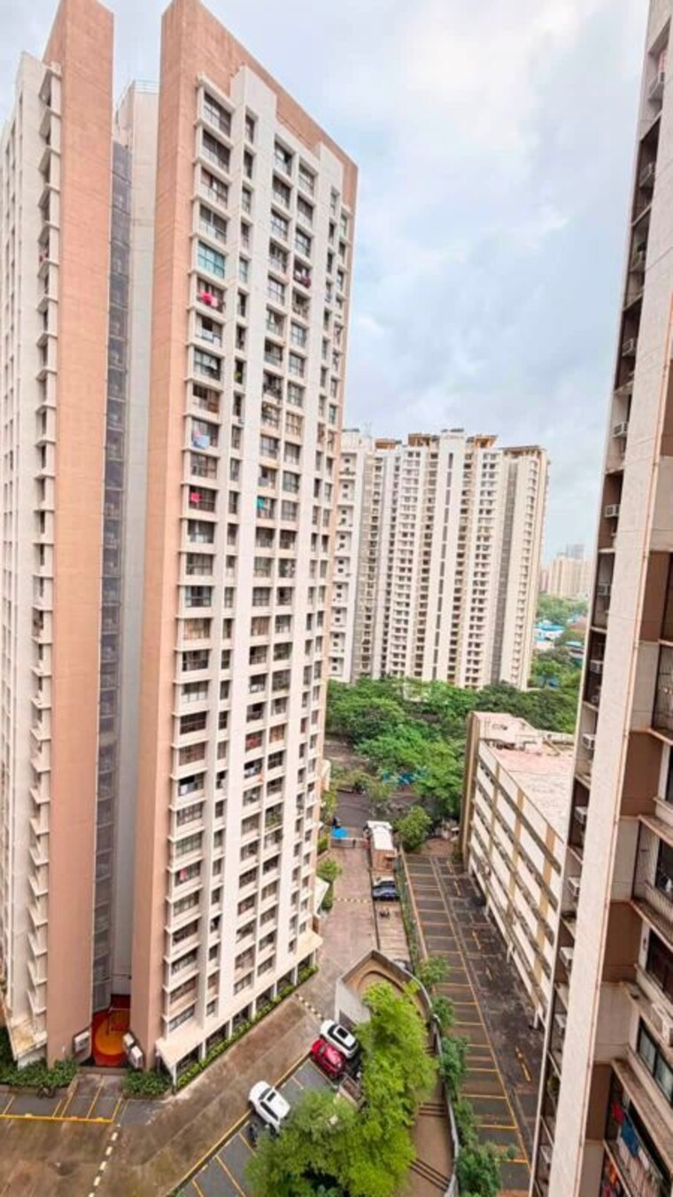 Exterior View, kalpataru-the-sunrise 2 Bedroom 808 Sq.Ft. Apartment In Kolshet Road Thane 10559438