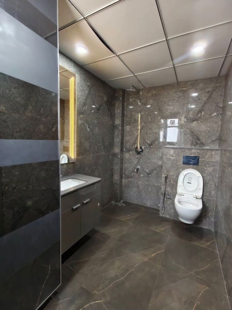 Bathroom, sushant lok i 3 Bedroom 1800 Sq.Ft. Builder Floor In Sushant Lok I Gurgaon 10559492