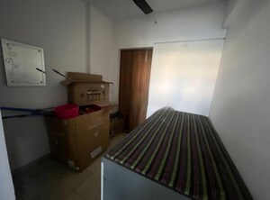 Kitchen in 4 BHK Apartment at Experion Capital, Gomti Nagar – for Rent