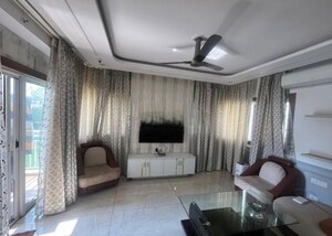 Living Room in 4 BHK Apartment at Experion Capital, Gomti Nagar – for Rent