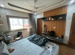 Bedroom in 4 BHK Apartment at Experion Capital, Gomti Nagar – for Rent
