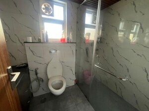 Bathroom in 4 BHK Apartment at Experion Capital, Gomti Nagar – for Rent