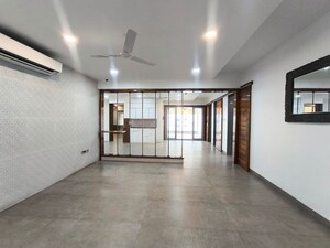 Room in 3 BHK Apartment at Trendset Winz, Nanakramguda – for Rent
