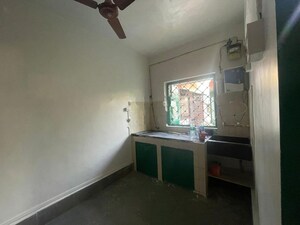 Room in 1.5 BHK Apartment at Sai Amit Apartment, Andheri West – for Rent