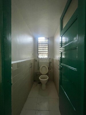 Bathroom in 1.5 BHK Apartment at Sai Amit Apartment, Andheri West – for Rent