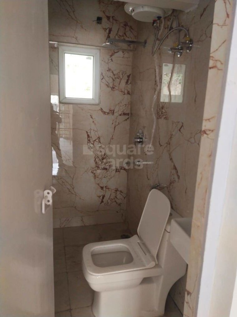 Bathroom, shanti kunj 2.5 Bedroom 1137 Sq.Ft. Builder Floor In Shanti Kunj Delhi 10559572