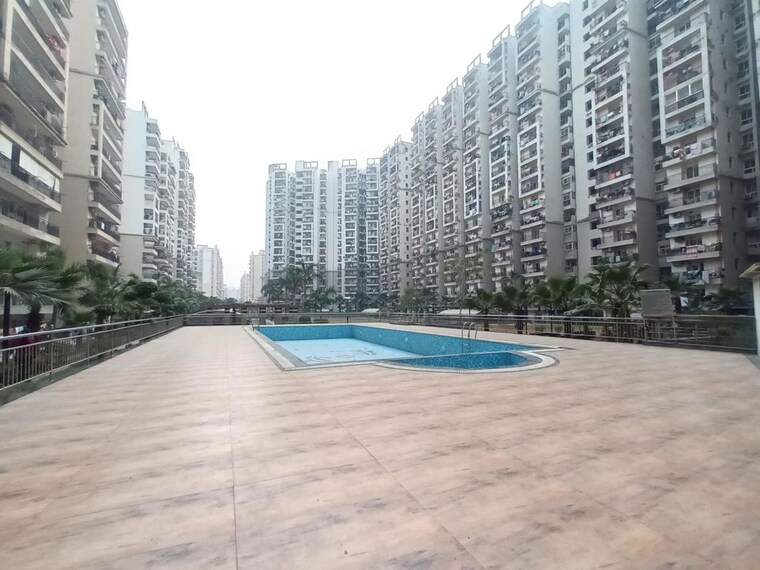 Swimming Pool, galaxy-north-avenue-ll 2.5 Bedroom 1175 Sq.Ft. Apartment In Gaur City 2 Greater Noida 10559606