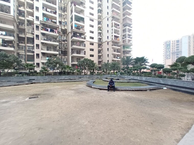  Parking, galaxy-north-avenue-ll 2.5 Bedroom 1175 Sq.Ft. Apartment In Gaur City 2 Greater Noida 10559606