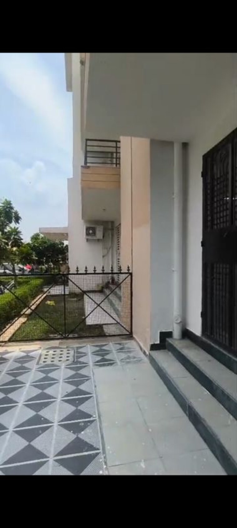 Balcony, bptp-park-towers 3 Bedroom 1150 Sq.Ft. Builder Floor In Sector 77 Faridabad 10559585