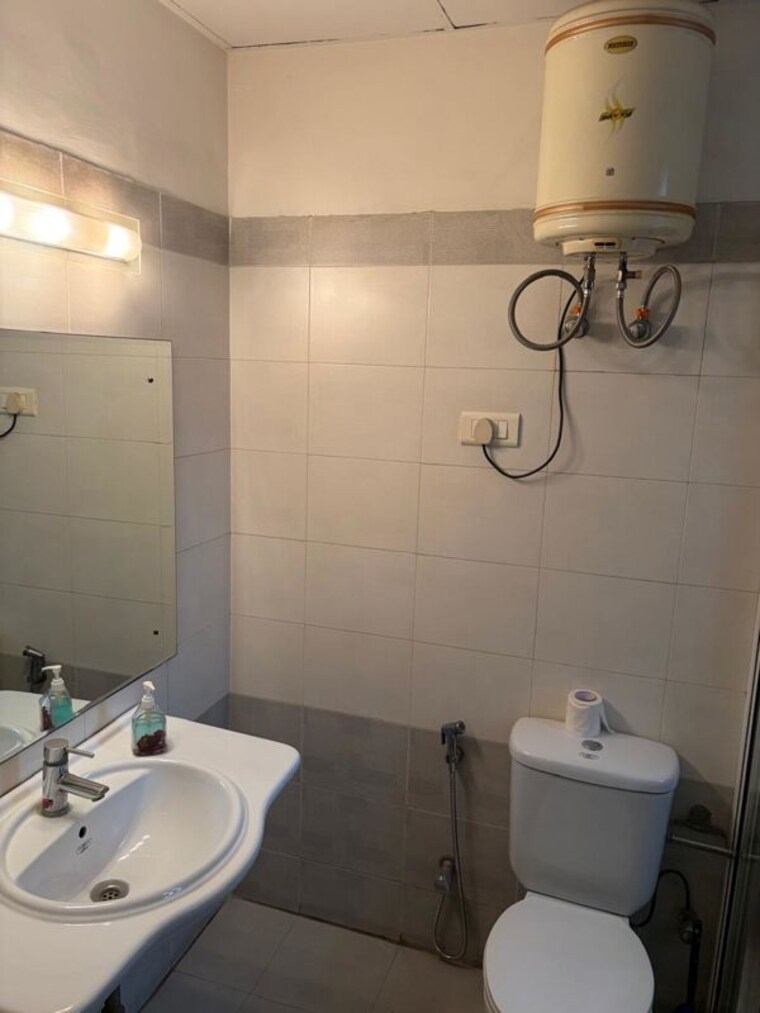 Bathroom, omaxe-the-nile 3 Bedroom 2083 Sq.Ft. Apartment In Sector 49 Gurgaon 10559588