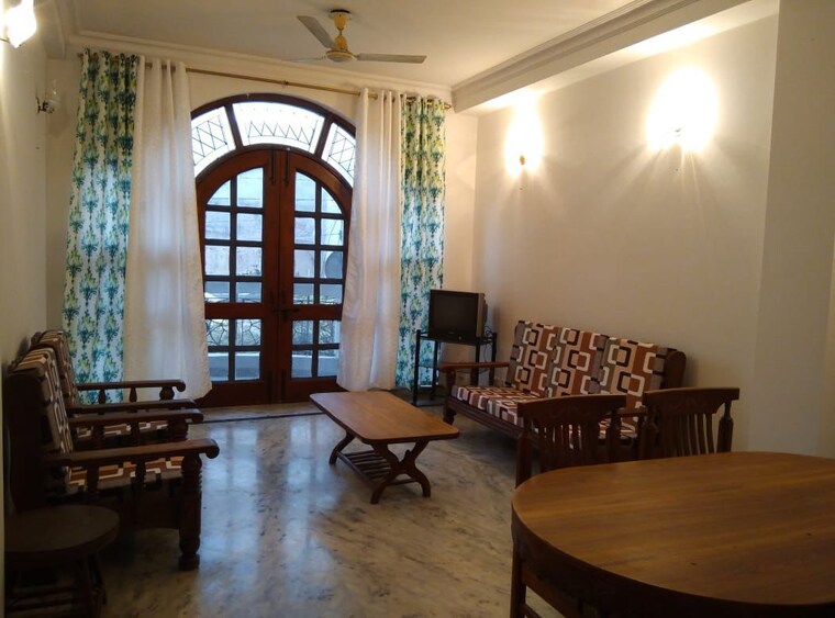Living Room, rwa-apartments-sector-19 2 Bedroom 1500 Sq.Ft. Builder Floor In Sector 19 Noida 10559624