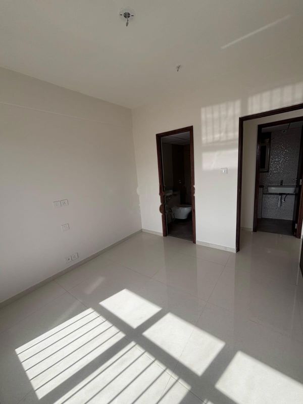 1 BHK 611 Sq.Ft. Apartment in Transcon Triumph Tower