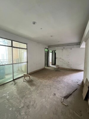 Room in 3 BHK Apartment at Kbnows Apartment, Sector 16 Greater Noida – for Sale