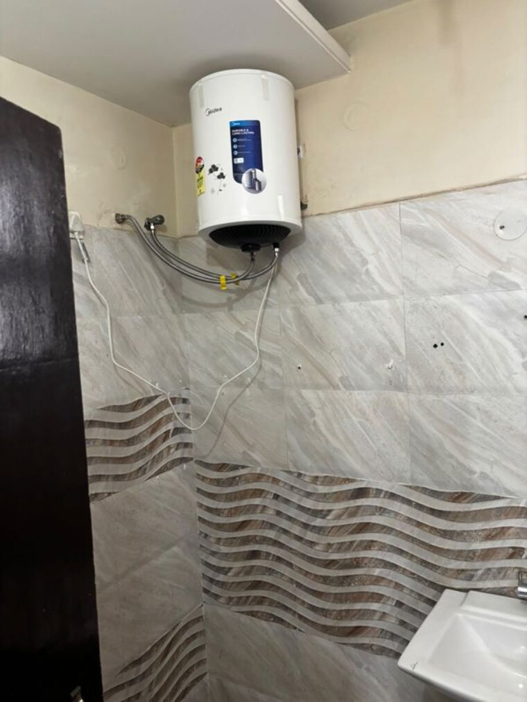 Bathroom, vip road 3 Bedroom 1790 Sq.Ft. Apartment In Vip Road Zirakpur 10559768