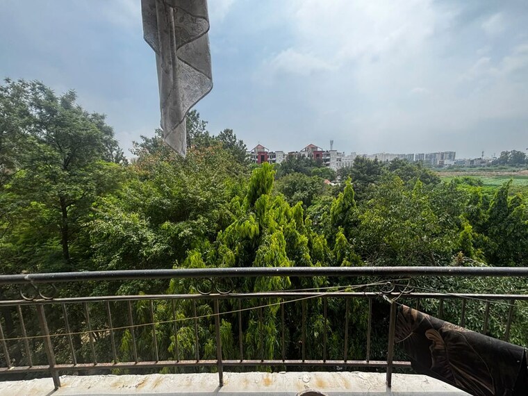 Balcony, vip road 3 Bedroom 1790 Sq.Ft. Apartment In Vip Road Zirakpur 10559768