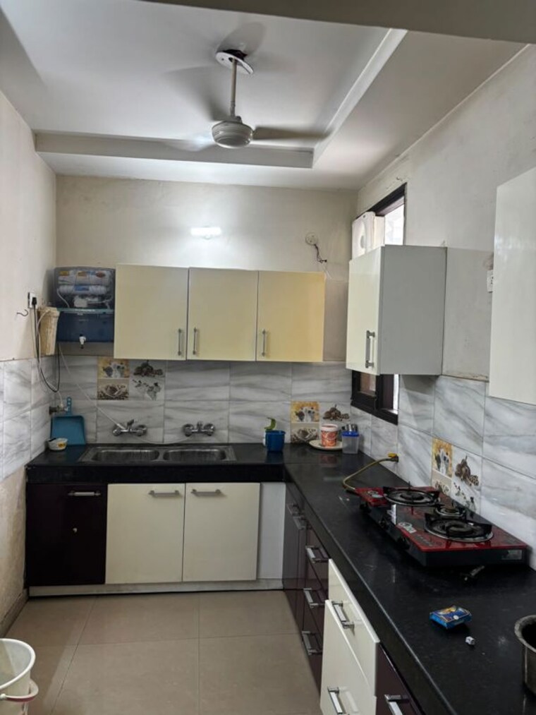Kitchen, vip road 3 Bedroom 1790 Sq.Ft. Apartment In Vip Road Zirakpur 10559768