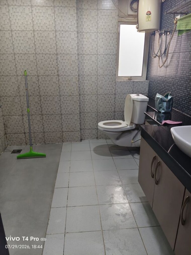 Bathroom, lotus-panache 4 Bedroom 2798 Sq.Ft. Apartment In Sector 110 Noida 10559780