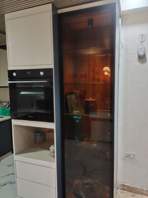 Furnished Amenities in 3 BHK Apartment at Sector 2 Dwarka – for Rent
