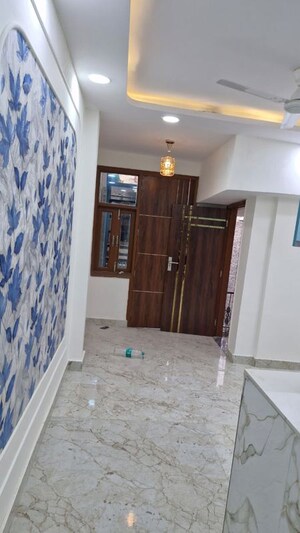 1 RK Builder Floor – Entrance View at Govindpuri - for Sale