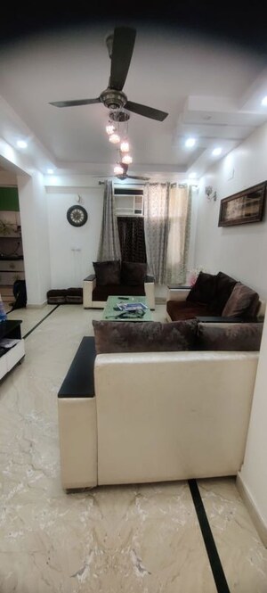 Team Area in 3 BHK Apartment at Sector 1 Dwarka – for Rent