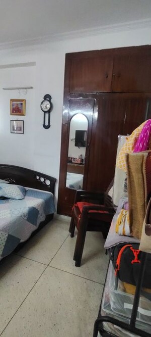 Room in 3 BHK Apartment at Sector 10 Dwarka – for Rent