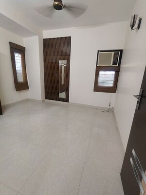 Room in 3 BHK Apartment at Dwarka – for Rent