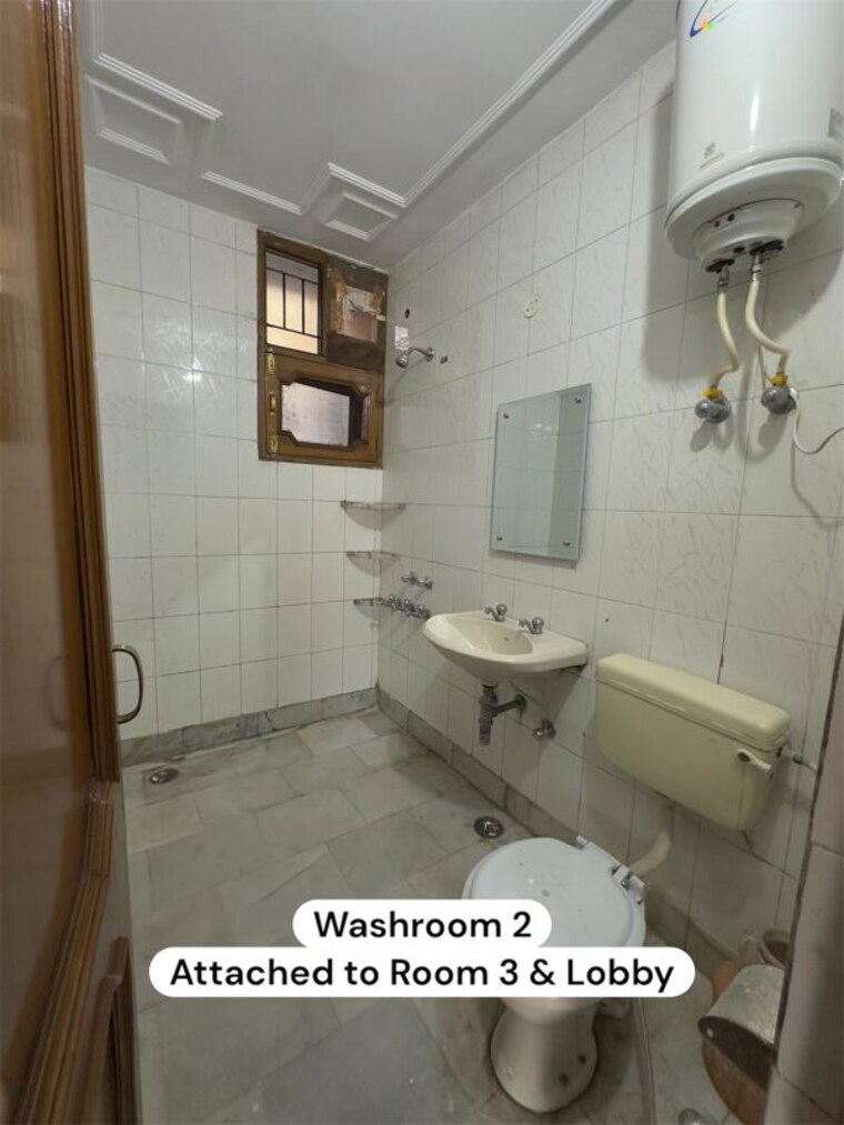 Bathroom, sector 50 3 Bedroom 2600 Sq.Ft. Builder Floor In Sector 50 Chandigarh 10559909