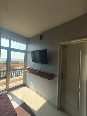 Kitchen in 3 BHK Apartment at Omaxe R2, Gomti Nagar – for Rent