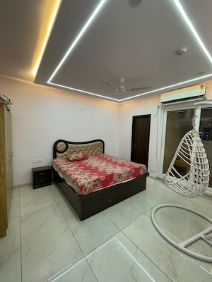 Bedroom in 3 BHK Apartment at Omaxe R2, Gomti Nagar – for Rent