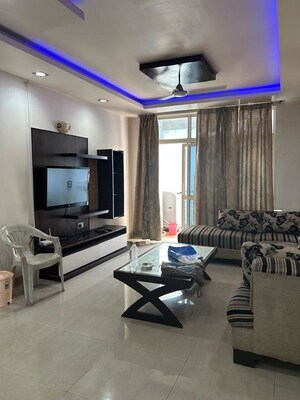 Room in 3.5 BHK Apartment at Omaxe City – for Rent