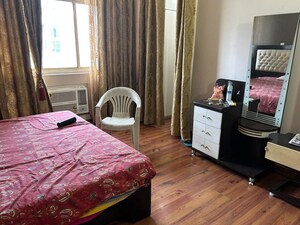 Bedroom in 3.5 BHK Apartment at Omaxe City – for Rent