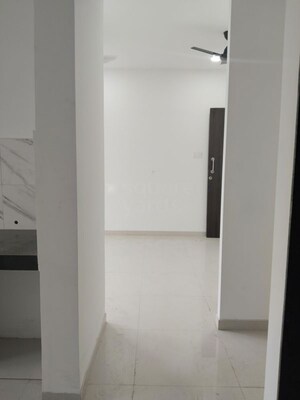 Room in 1 BHK Apartment at UK Iridium, Kandivali East – for Rent