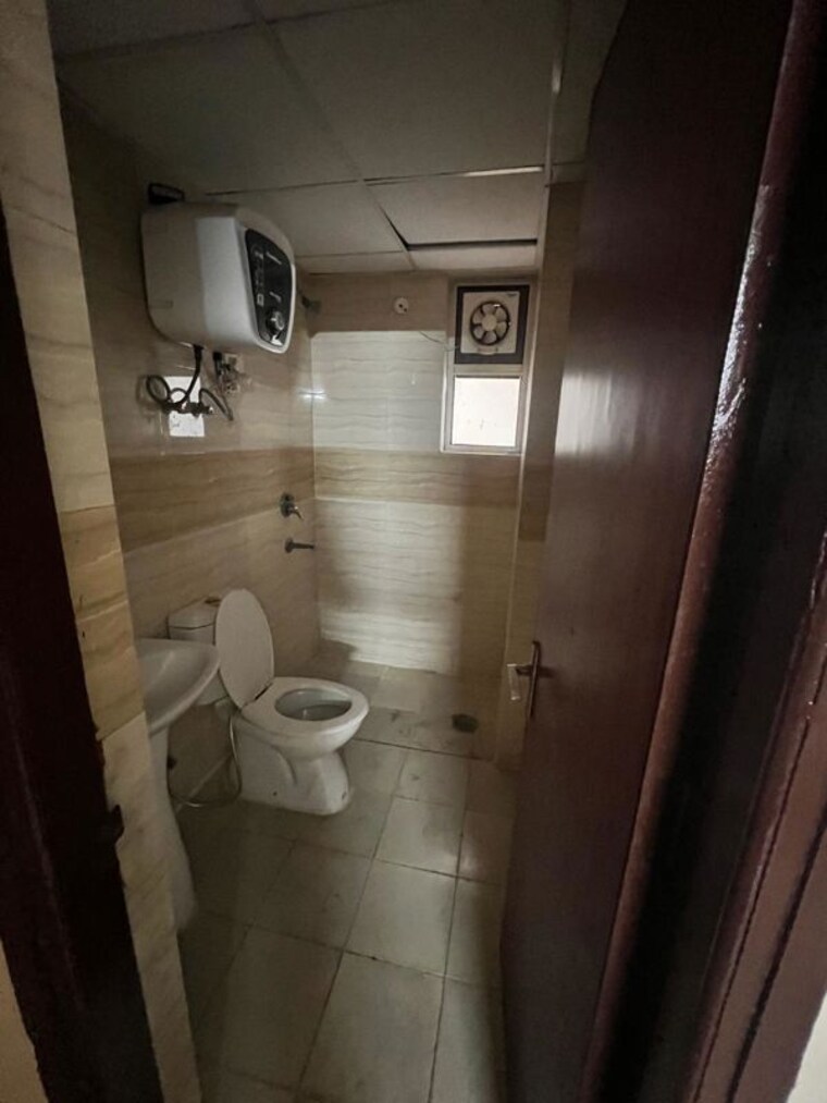 Bathroom, supertech-ecociti 2 Bedroom 890 Sq.Ft. Apartment In Sector 137 Noida 10559964