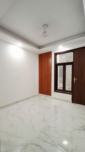 Room in 1 BHK Builder Floor at Saket – for Rent