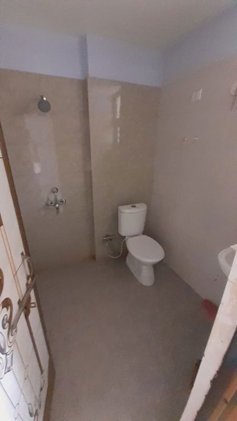 Bathroom, rps-auria 3 Bedroom 1865 Sq.Ft. Apartment In Sector 88 Faridabad 10559979