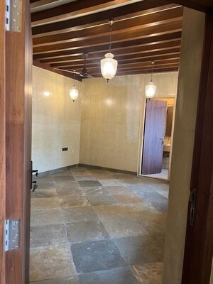 Room in 3 BHK Apartment at Connaught Mansion, Colaba – for Rent