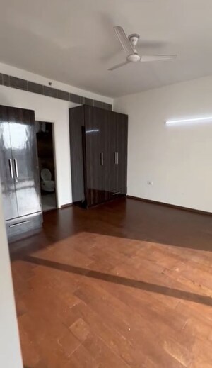 Room in 3 BHK Apartment at M3M Merlin, Sector 67 – for Sale
