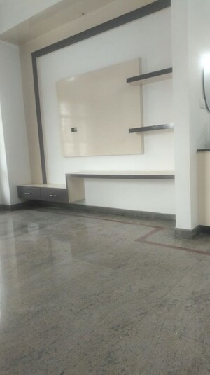 Room in 3 BHK Apartment at Shanthi Nagar – for Rent