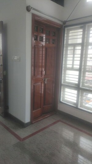 Room in 3 BHK Apartment at Shanthi Nagar – for Rent