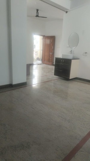 Room in 3 BHK Apartment at Shanthi Nagar – for Rent