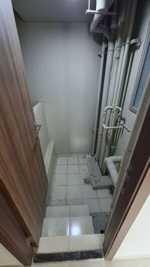  2 BHK Apartment at Sheth Irene, Malad West – for Sale
