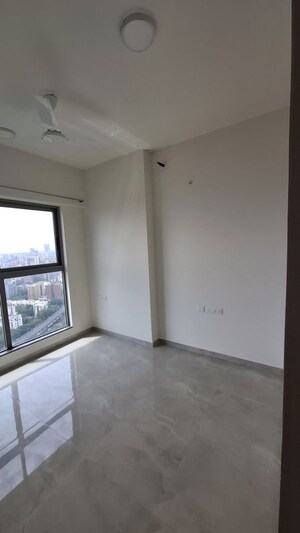Room in 2 BHK Apartment at Sheth Irene, Malad West – for Sale